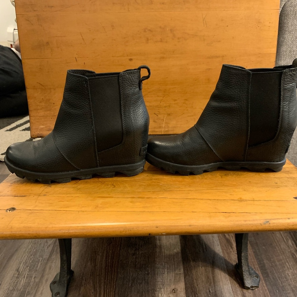 Sorel Wedge Bootie in Black size 9